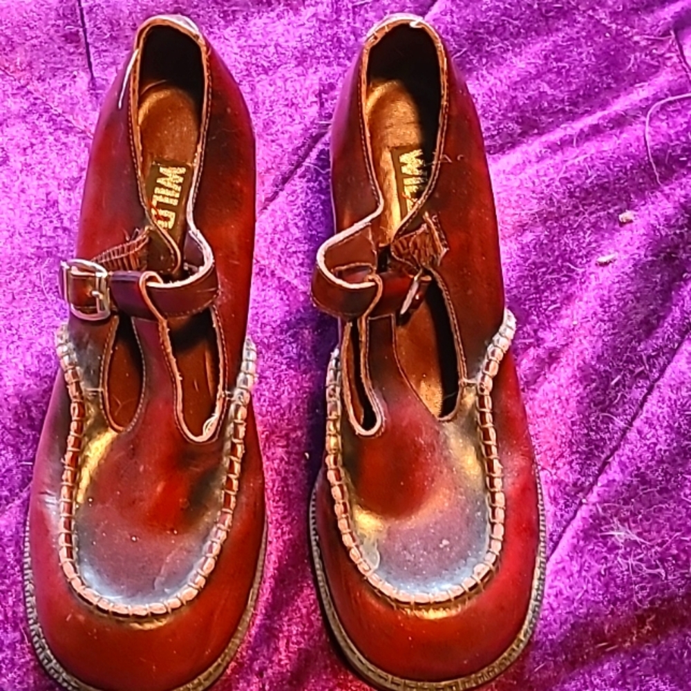 90s heeled Mary janes